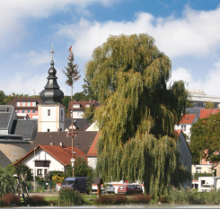 Kirche und Ortsblick