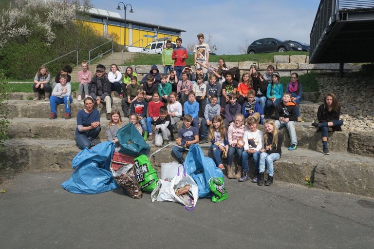 Müllaktion in der Grund- und Mittelschule Altenburgblick Stegaurach