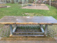 Vandalismus Holzschnitzer